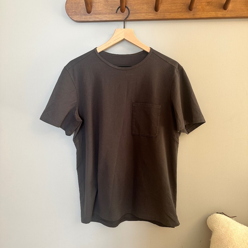 Lululemon Men’s pocket Tee